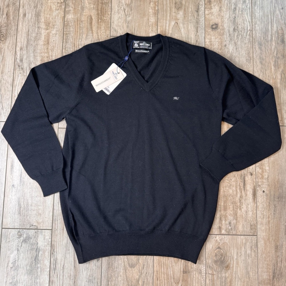 Monte Carlo 100% Pure New Wool V-Neck Sweater Black Seam-Free Size 38 NWT